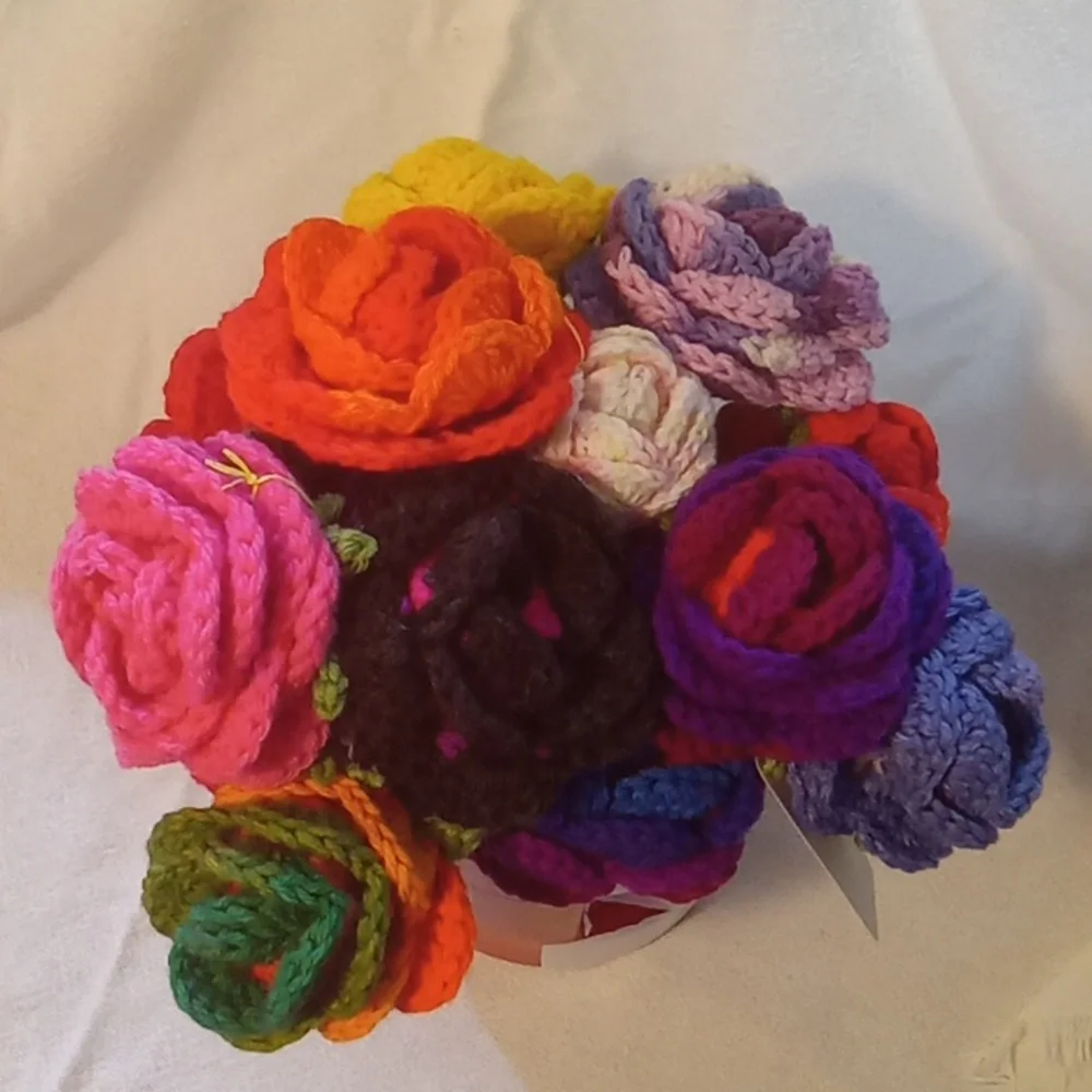 Colorful Large Crochet Rose's - Picture 3 of 6